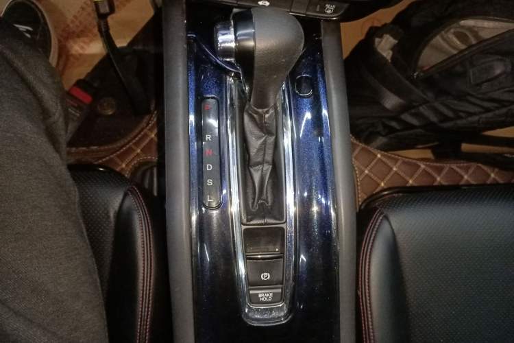 Used Honda Vezel 2017 1.5L CVT 2WD Comfort Model Gear Lever