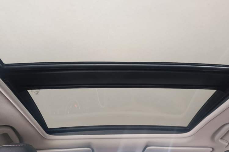Used Honda Vezel 2017 1.8L CVT Front-Wheel Drive Pioneer Edition Headliner