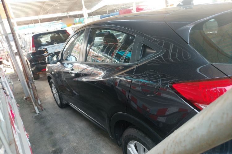 Used Honda Vezel 2017 1.5L CVT 2WD Comfort Model Left Side
