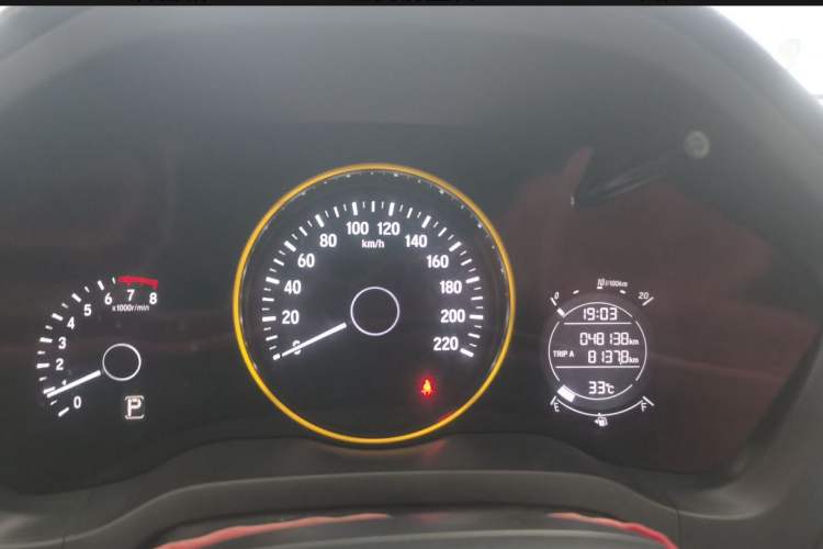 Used Honda Vezel 2017 1.8L CVT Front-Wheel Drive Pioneer Edition Odometer Close Up