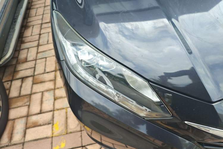 Used Honda Vezel 2017 1.8L CVT Two-Wheel Drive Luxury Model Right Front Headlight