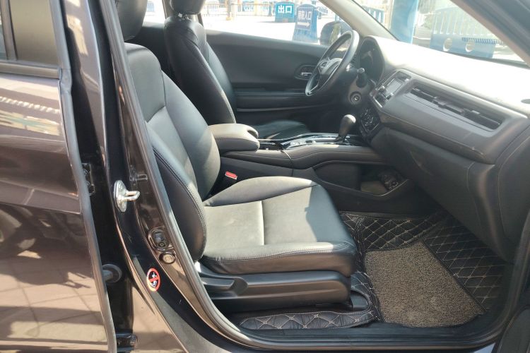 Used Honda Vezel 2017 1.5L CVT 2WD Comfort Model Right Front Seat