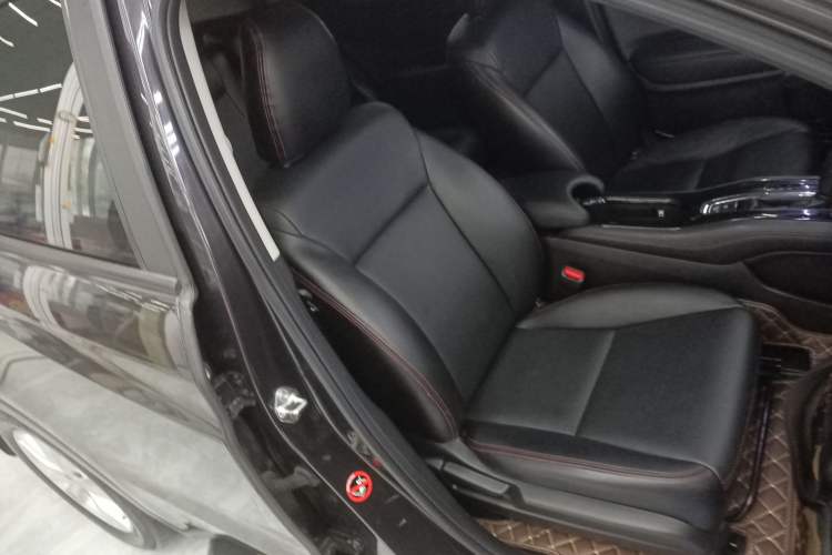 Used Honda Vezel 2017 1.5L CVT 2WD Comfort Model Right Front Seat