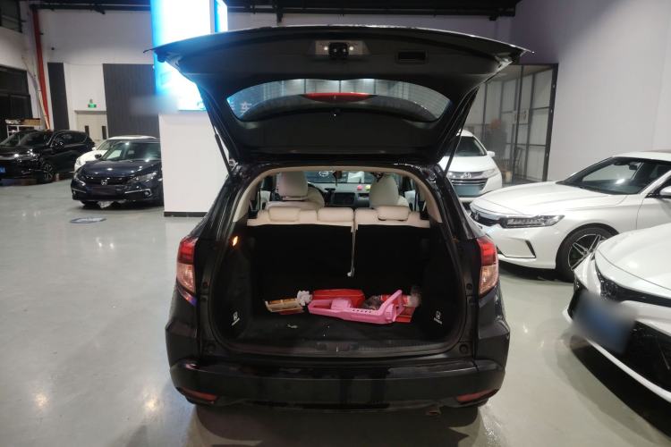 Used Honda Vezel 2017 1.8L CVT Front-Wheel Drive Pioneer Edition Trunk