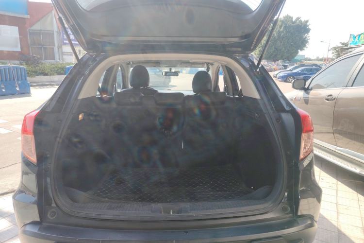 Used Honda Vezel 2017 1.5L CVT 2WD Comfort Model Trunk