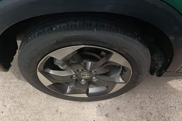 Used Honda Vezel 2017 1.8L CVT Front-Wheel Drive Pioneer Edition Exterior 2