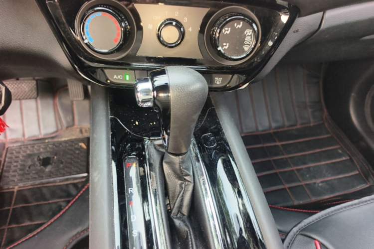 Used Honda Vezel 2017 1.5L CVT 2WD Comfort Model Gear Lever