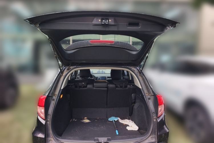 Used Honda Vezel 2017 1.5L CVT 2WD Comfort Model Trunk
