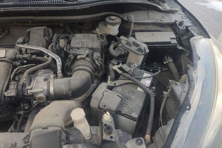 Used Honda Vezel 2017 1.5L CVT 2WD Comfort Model Engine Bay Left