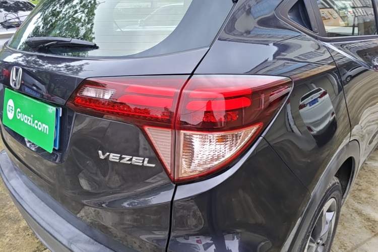 Used Honda Vezel 2017 1.8L CVT Front-Wheel Drive Pioneer Edition Exterior 3