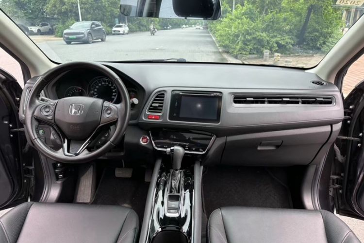 Used Honda Vezel 2017 1.8L CVT 2WD Smart Edition Interior 1