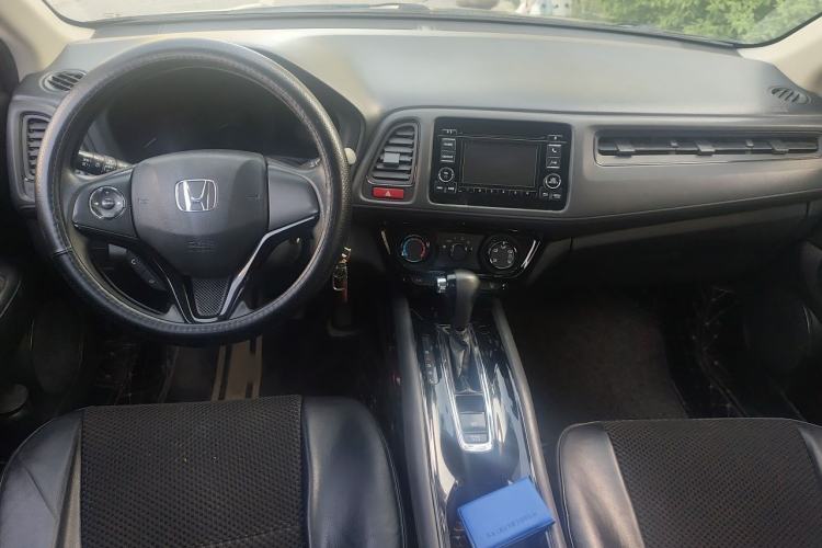 Used Honda Vezel 2017 1.5L CVT 2WD Comfort Model Interior 2
