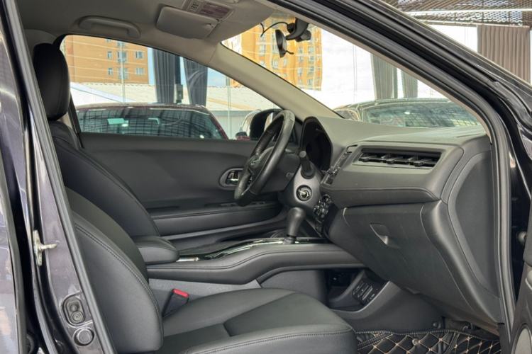 Used Honda Vezel 2017 1.5L CVT 2WD Comfort Model Interior 6