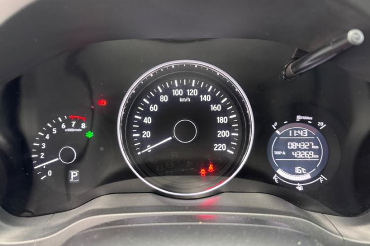 Used Honda Vezel 2017 1.5L CVT 2WD Comfort Model Odometer Close Up