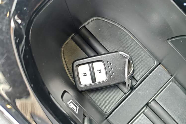 Used Honda Vezel 2017 1.8L CVT Front-Wheel Drive Pioneer Edition Vehicle Key