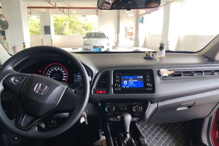 Used Honda Vezel 2017 1.5L CVT 2WD Comfort Model Center Console