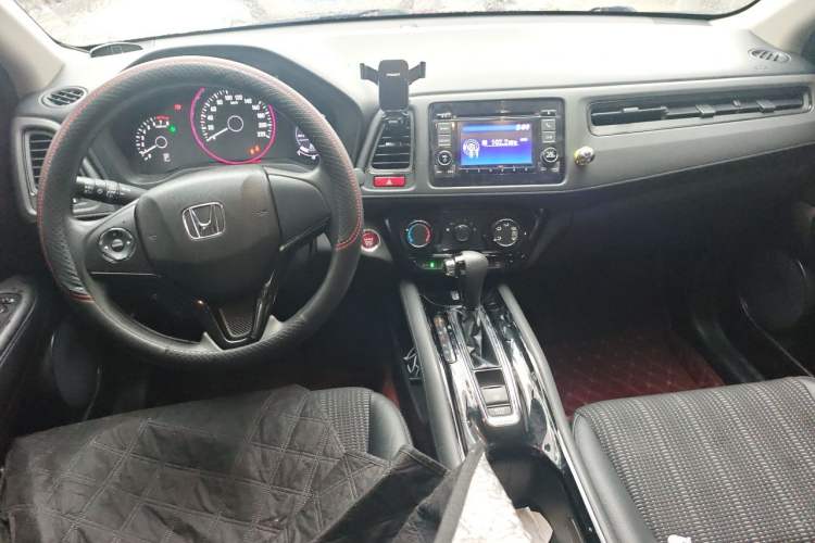 Used Honda Vezel 2017 1.8L CVT Front-Wheel Drive Pioneer Edition Center Console