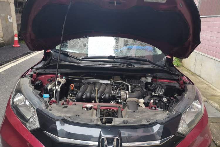 Used Honda Vezel 2017 1.5L CVT 2WD Comfort Model Engine Bay
