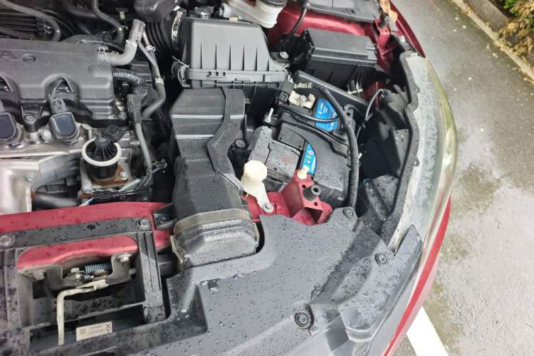 Used Honda Vezel 2017 1.8L CVT Front-Wheel Drive Pioneer Edition Engine Bay Left