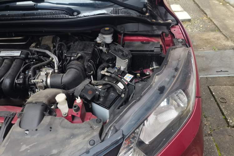 Used Honda Vezel 2017 1.5L CVT 2WD Comfort Model Engine Bay Left