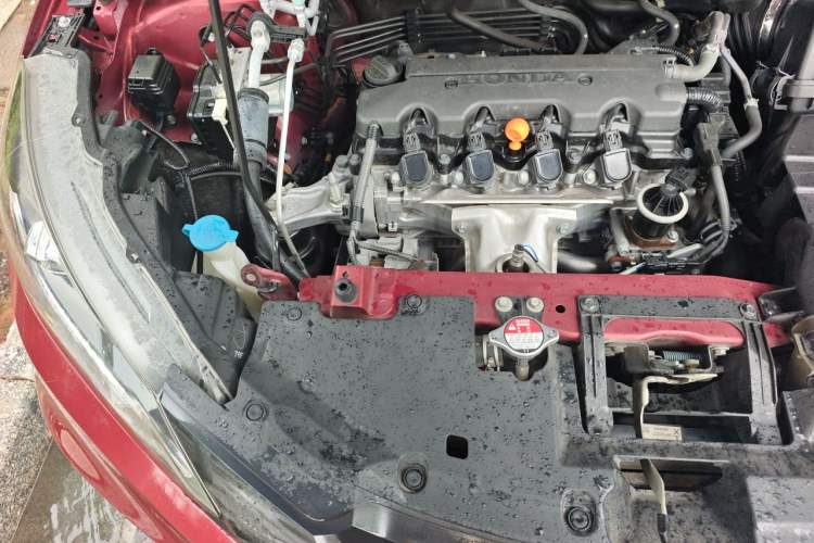 Used Honda Vezel 2017 1.8L CVT Front-Wheel Drive Pioneer Edition Engine Bay Right