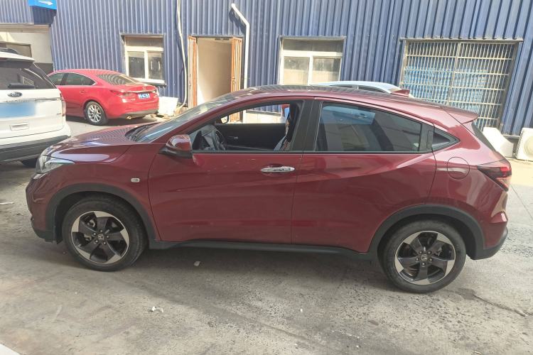 Used Honda Vezel 2017 1.8L CVT Front-Wheel Drive Pioneer Edition Exterior 3
