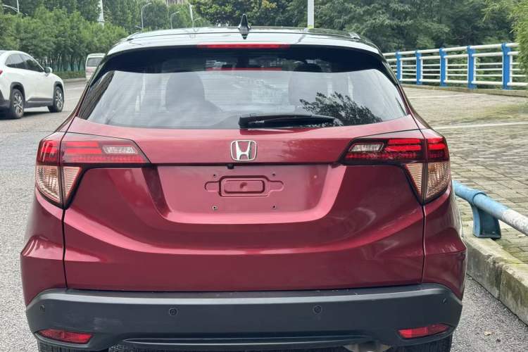 Used Honda Vezel 2017 1.8L CVT Front-Wheel Drive Pioneer Edition Exterior 8