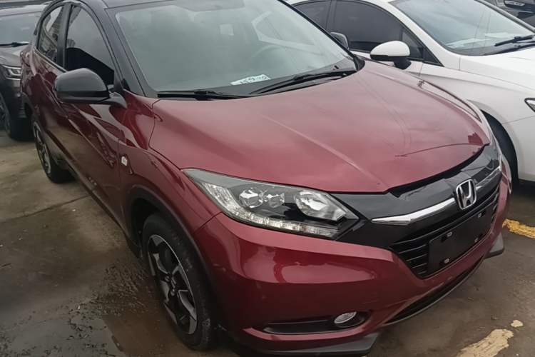 Used Honda Vezel 2017 1.8L CVT Front-Wheel Drive Pioneer Edition Front Right 45 Deg