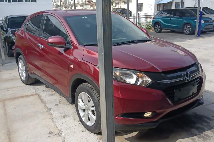 Used Honda Vezel 2017 1.5L CVT 2WD Comfort Model Front Right 45 Deg