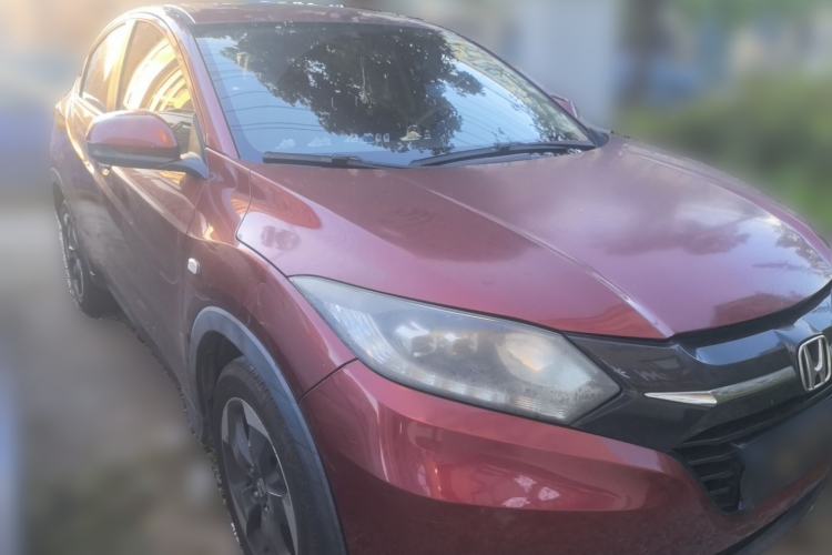 Used Honda Vezel 2017 1.8L CVT Front-Wheel Drive Pioneer Edition Front Right 45 Deg