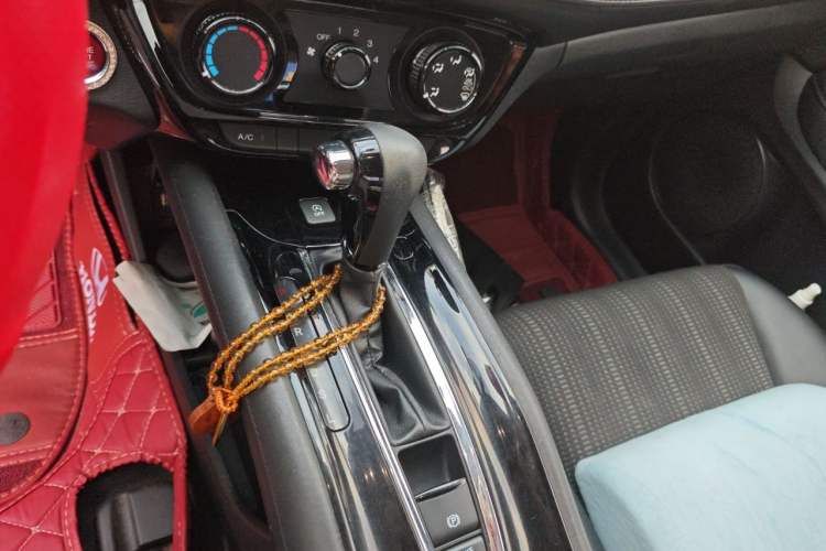 Used Honda Vezel 2017 1.8L CVT Front-Wheel Drive Pioneer Edition Gear Lever