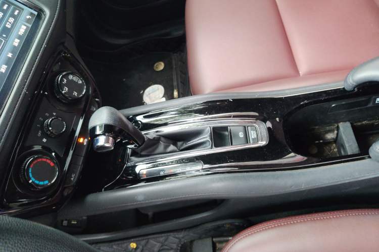 Used Honda Vezel 2017 1.5L CVT 2WD Comfort Model Gear Lever
