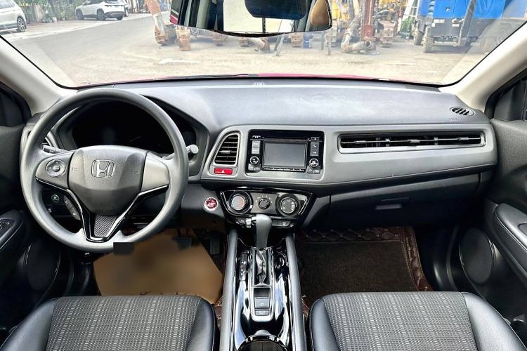 Used Honda Vezel 2017 1.8L CVT Front-Wheel Drive Pioneer Edition Interior 1