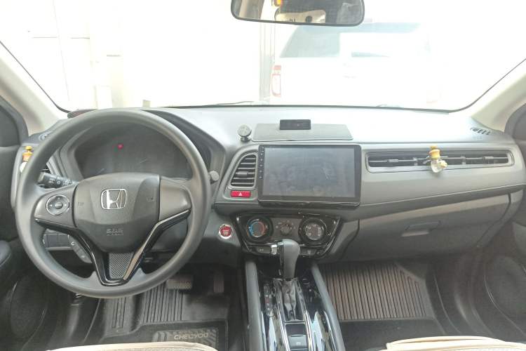 Used Honda Vezel 2017 1.8L CVT Front-Wheel Drive Pioneer Edition Interior 2