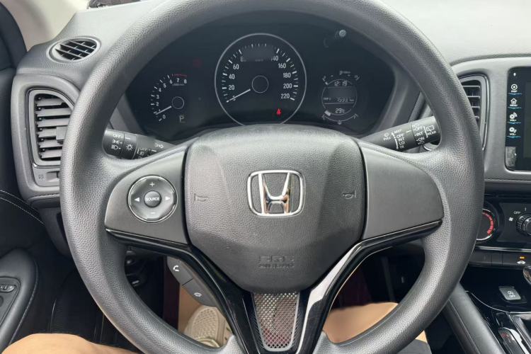 Used Honda Vezel 2017 1.8L CVT Front-Wheel Drive Pioneer Edition Interior 5