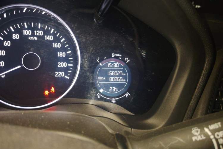 Used Honda Vezel 2017 1.5L CVT 2WD Comfort Model Odometer Close Up
