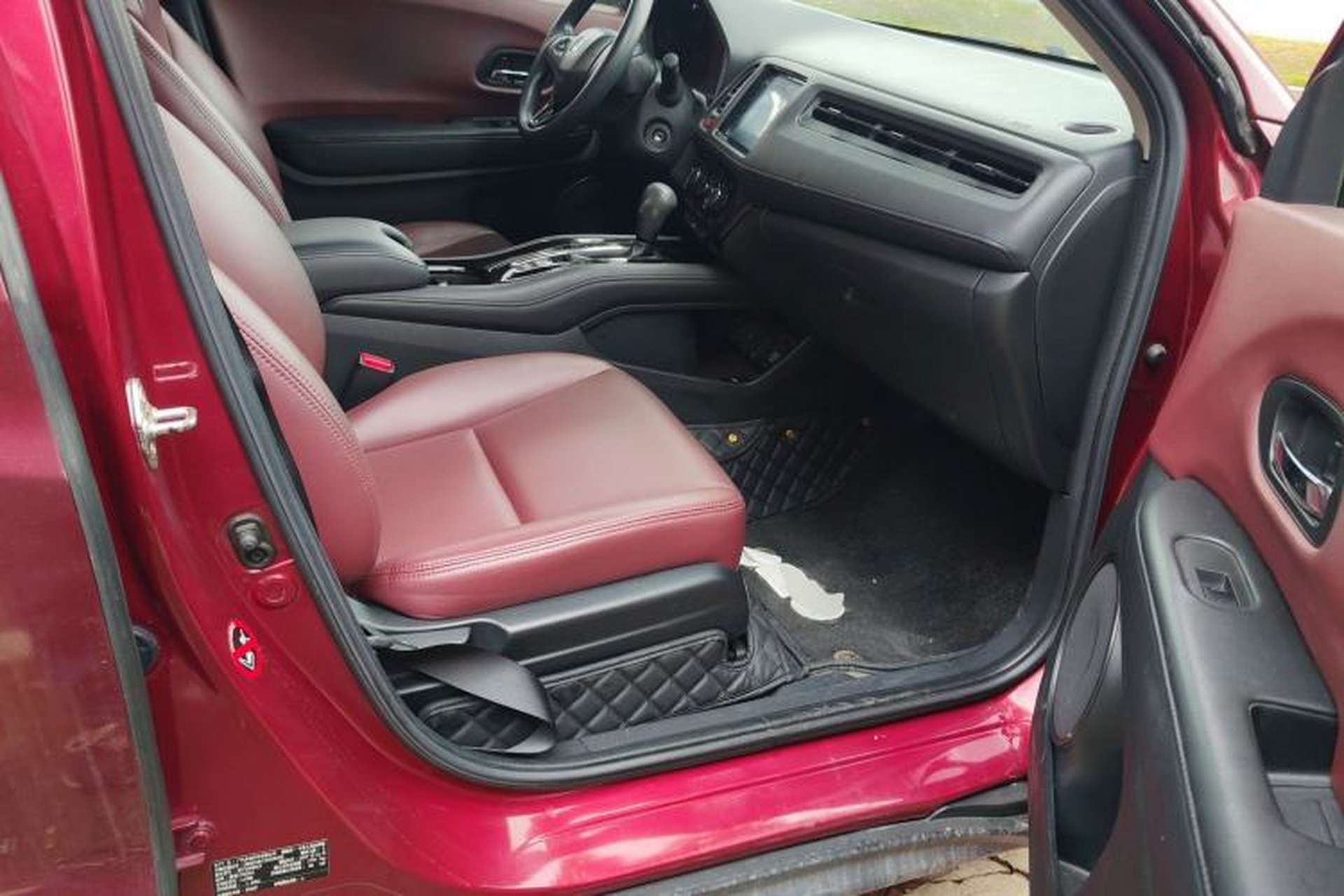 Used Honda Vezel 2017 1.5L CVT 2WD Comfort Model Right Front Seat