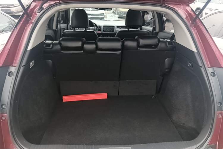 Used Honda Vezel 2017 1.8L CVT Front-Wheel Drive Pioneer Edition Trunk