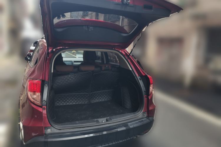 Used Honda Vezel 2017 1.5L CVT 2WD Comfort Model Trunk
