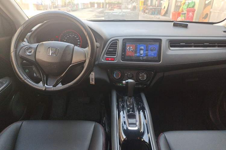 Used Honda Vezel 2017 1.5L CVT 2WD Comfort Model Center Console