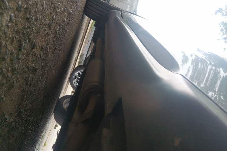 Used Honda Vezel 2017 1.8L CVT Front-Wheel Drive Pioneer Edition Chassis Front Right