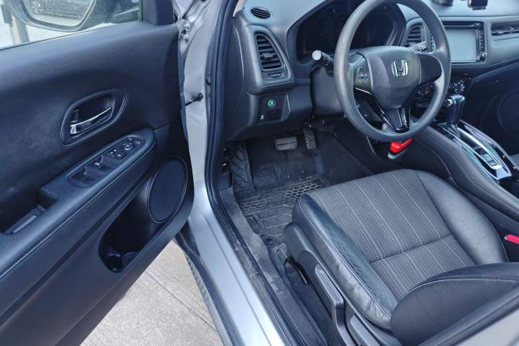 Used Honda Vezel 2017 1.8L CVT Front-Wheel Drive Pioneer Edition Driver Seat