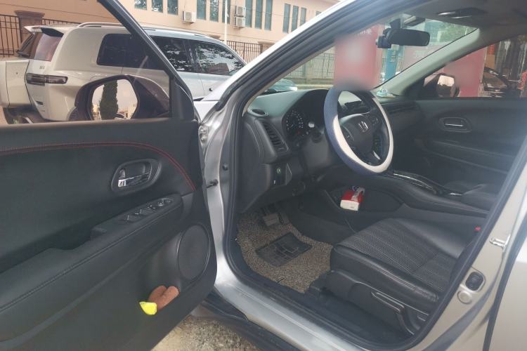 Used Honda Vezel 2017 1.8L CVT Front-Wheel Drive Pioneer Edition Driver Seat