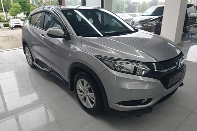 Used Honda Vezel 2017 1.5L CVT 2WD Comfort Model Front Right 45 Deg