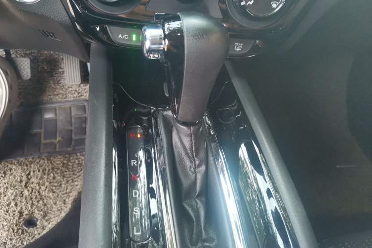 Used Honda Vezel 2017 1.8L CVT Front-Wheel Drive Pioneer Edition Gear Lever
