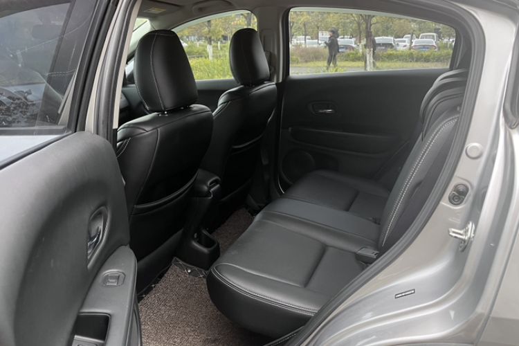 Used Honda Vezel 2017 1.5L CVT 2WD Comfort Model Interior 2