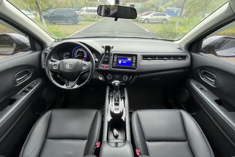 Used Honda Vezel 2017 1.5L CVT 2WD Comfort Model Interior 3