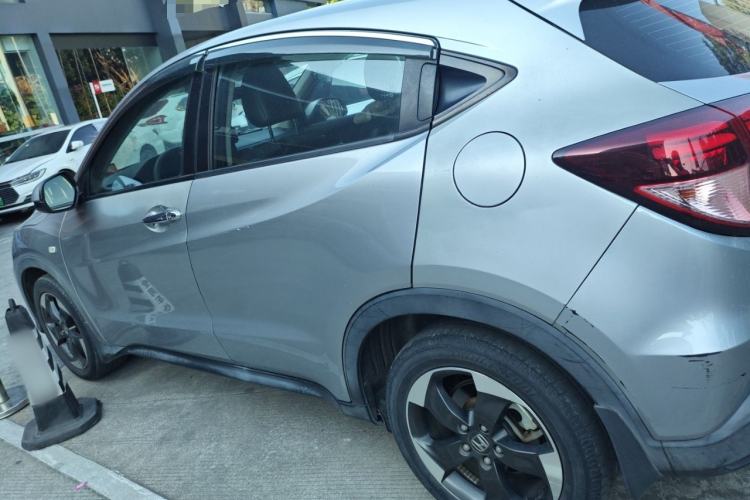 Used Honda Vezel 2017 1.8L CVT Front-Wheel Drive Pioneer Edition Left Side