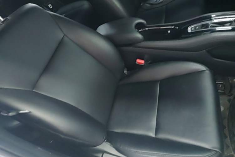Used Honda Vezel 2017 1.5L CVT 2WD Comfort Model Right Front Seat