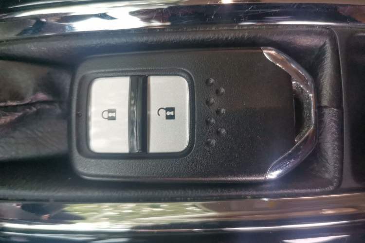 Used Honda Vezel 2017 1.8L CVT Front-Wheel Drive Pioneer Edition Vehicle Key